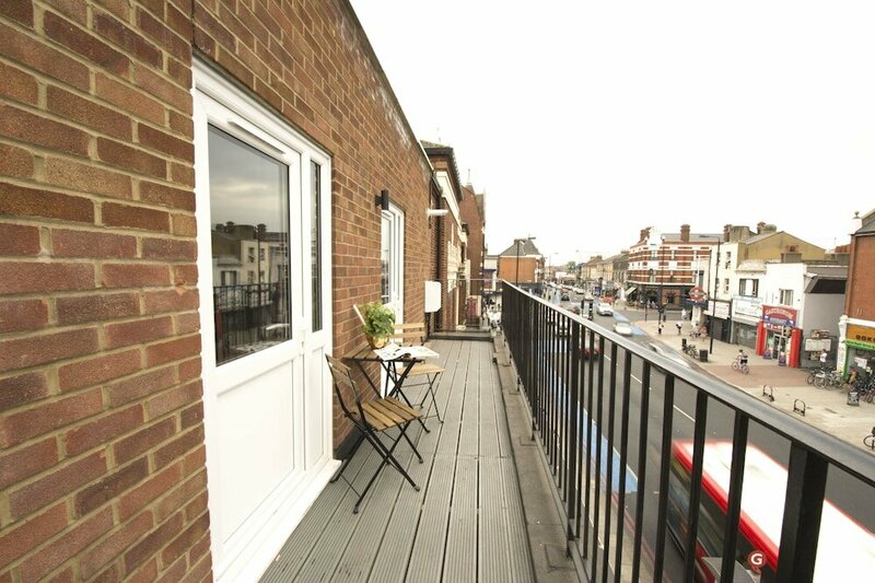 Гостиница London Deluxe Apartments в Лондоне