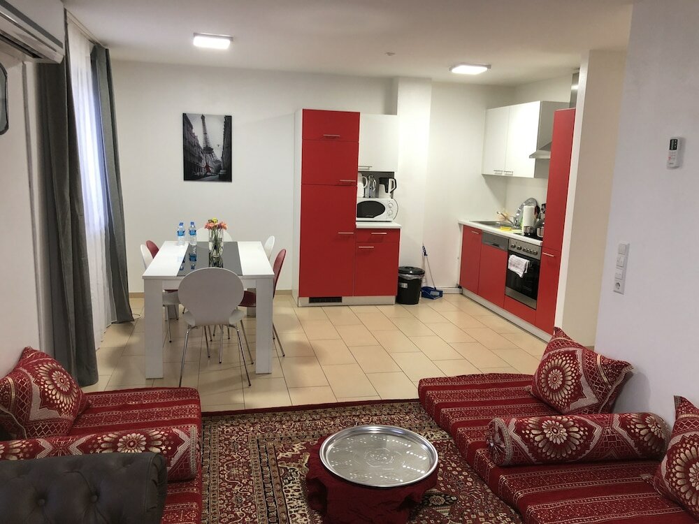 Фото Sahara Falcon