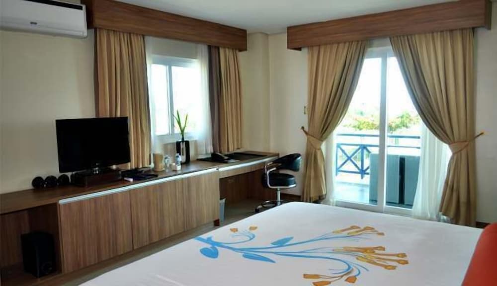 Фото Thunderbird Resorts - Poro Point