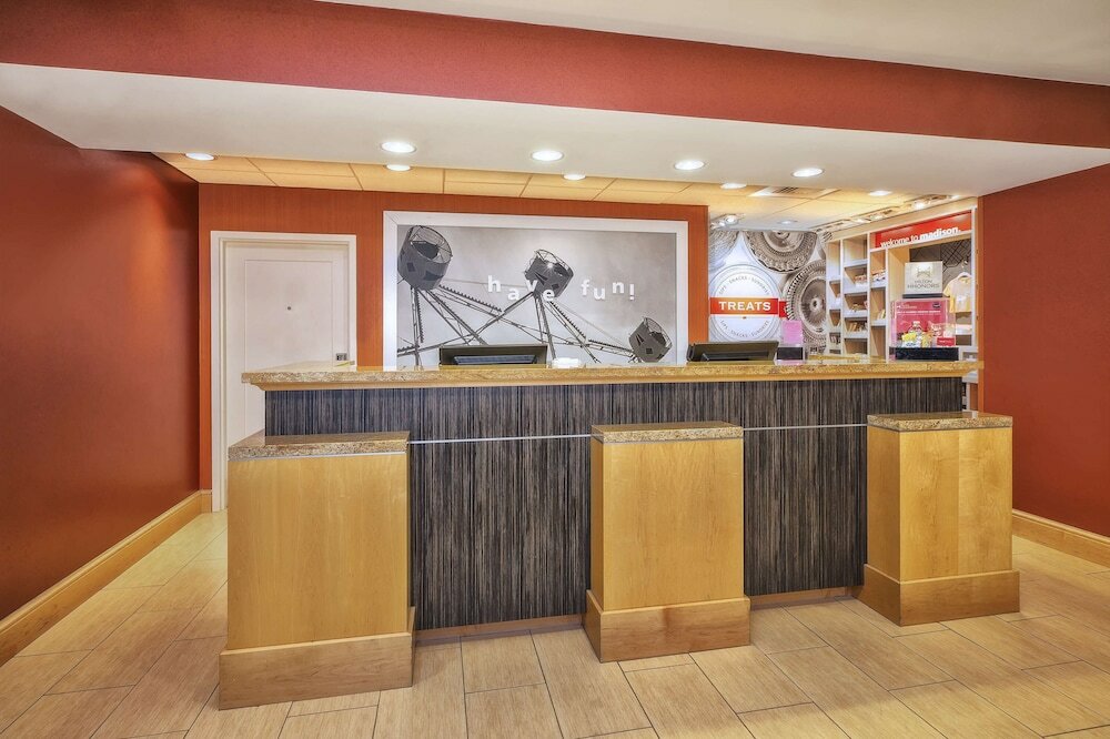 Фото Hampton Inn & Suites Madison-West