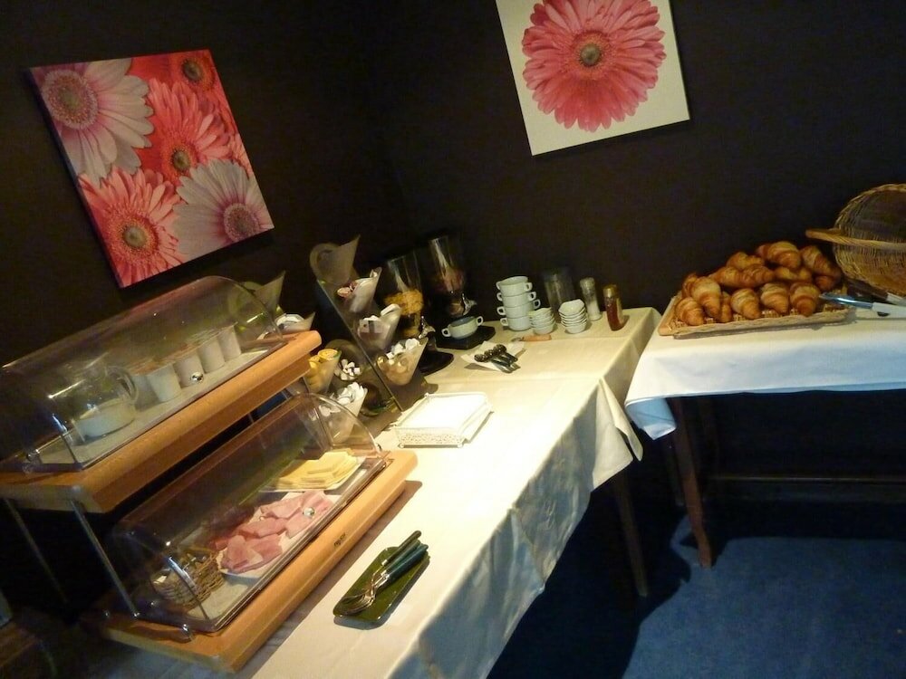 Фото Hôtel Le Relais