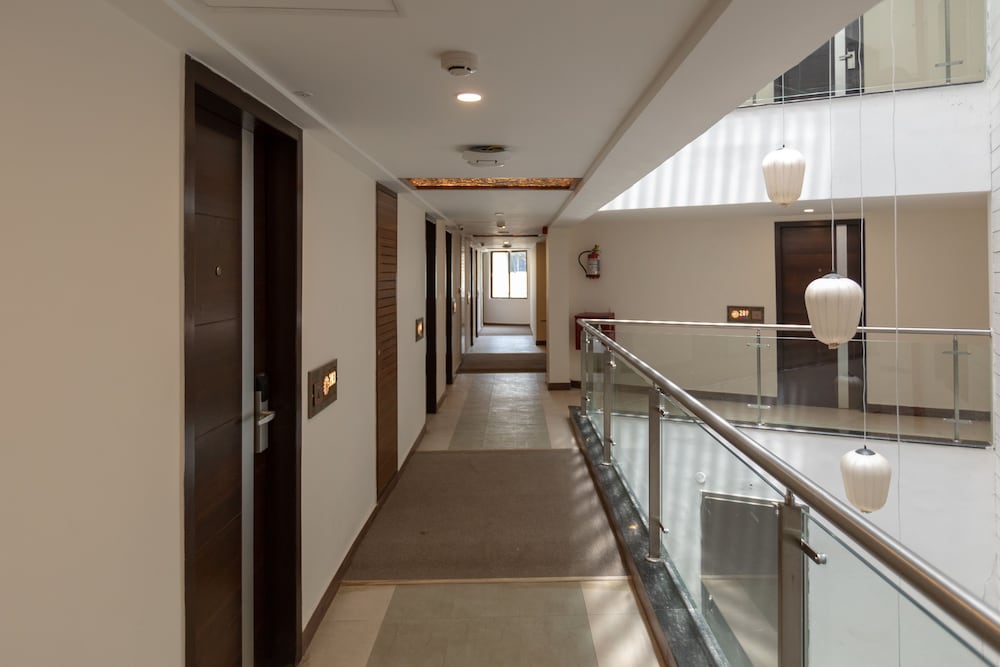 Фото Capital O 16891 Klase Hotels