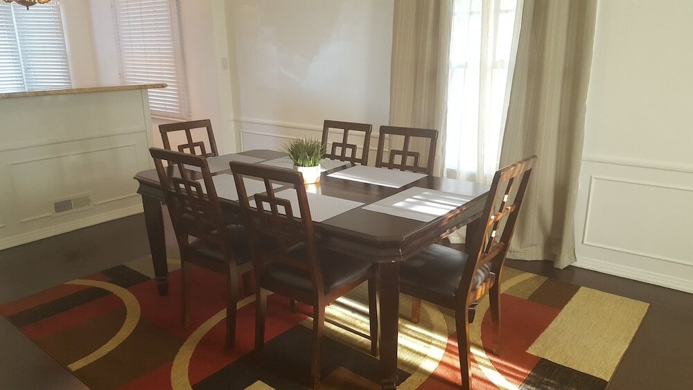 Фото Great 2 Floor house in Beverly-wood