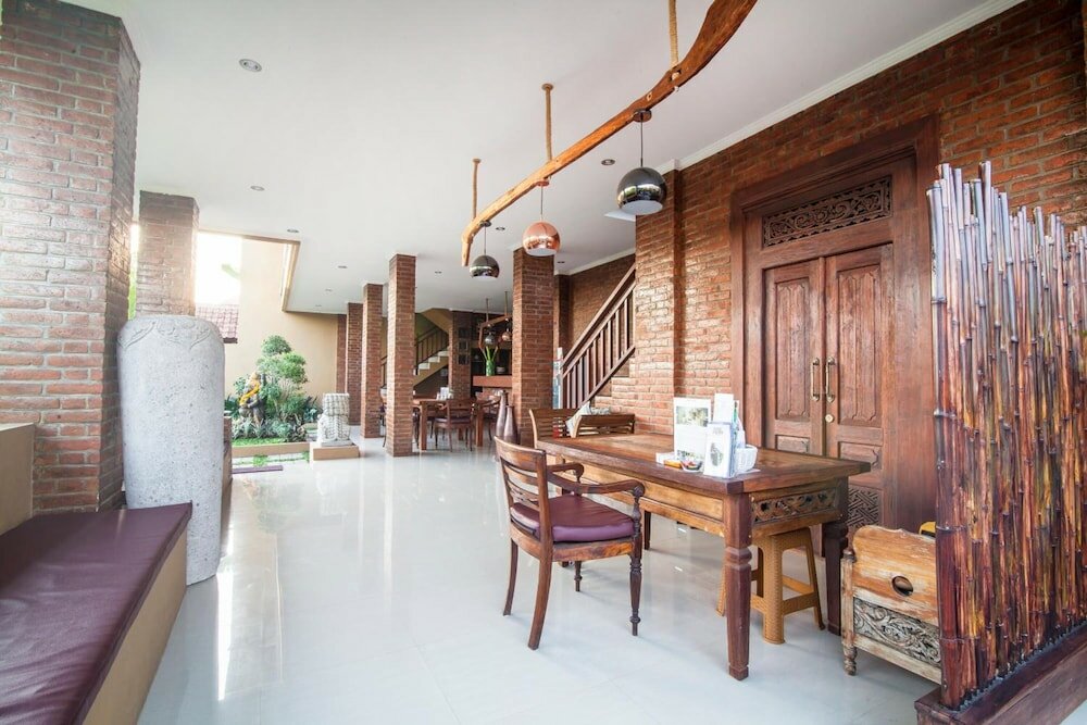 Фото Wiras Village