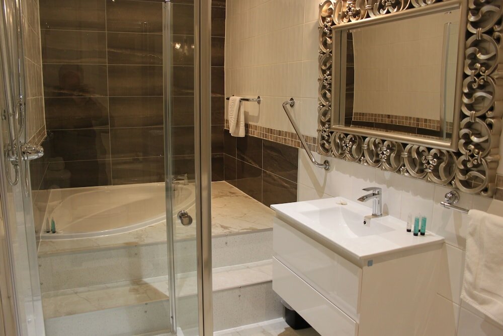 Фото Leaside Hotel