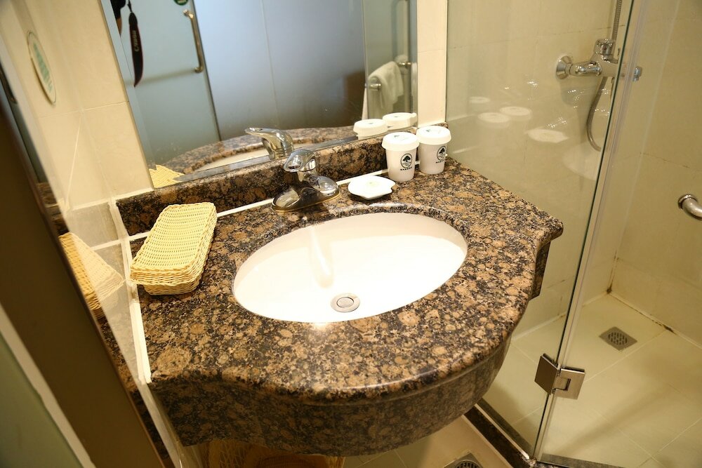 Фото GreenTree Inn Beijing Guangmingqiao Express Apartment