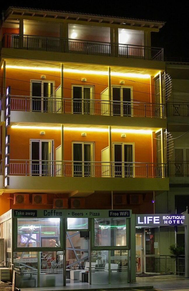 Фото отеля 1