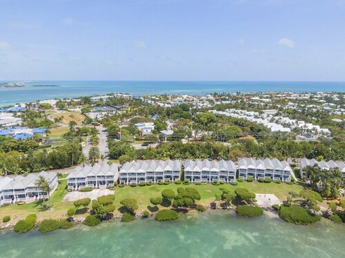 Гостиница Village at Hawks Cay Villas by KeysCaribbean