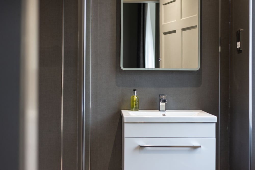 Фото No. 53 Frederick Street