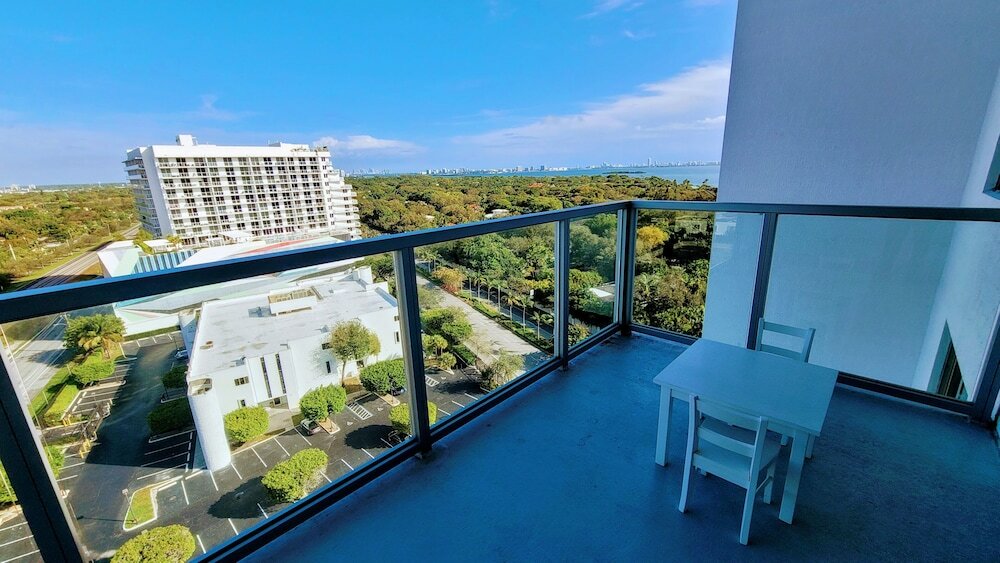 Фото Design District Bay View Cielo Stays