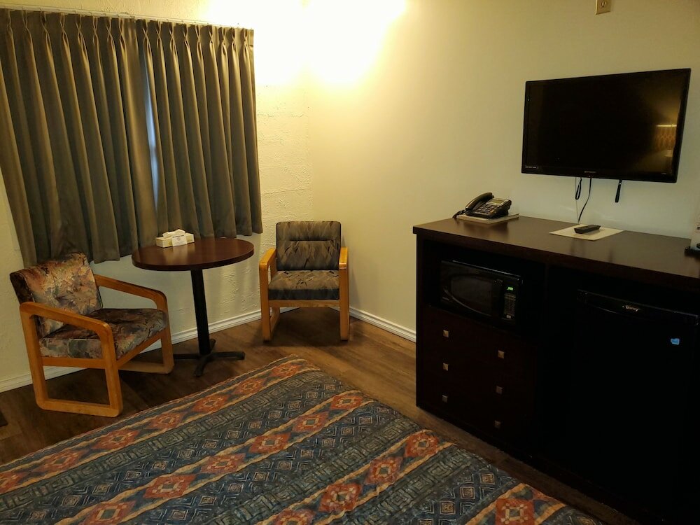 Фото The Battlefords Inn