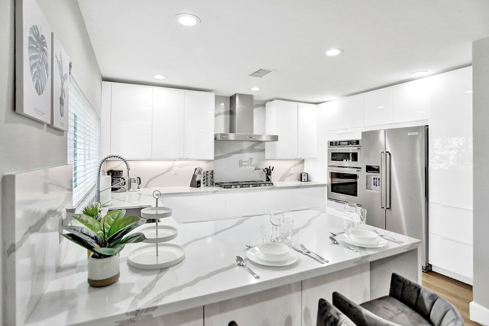 Фото Private Heated Pool 3br with Water View