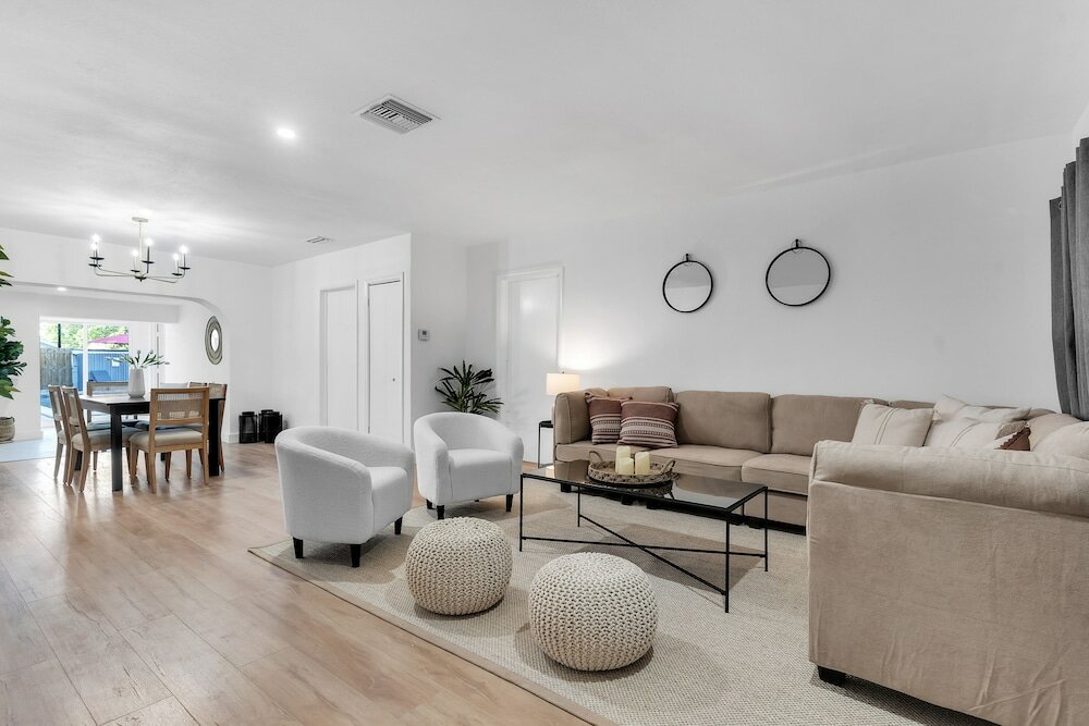 Фото Deluxe Coral Park 5bd Brand New Villa