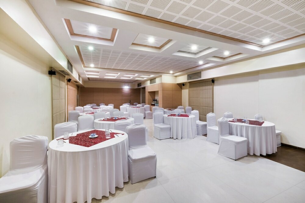 Фото 7 Apple Hotel Pimpri Pune