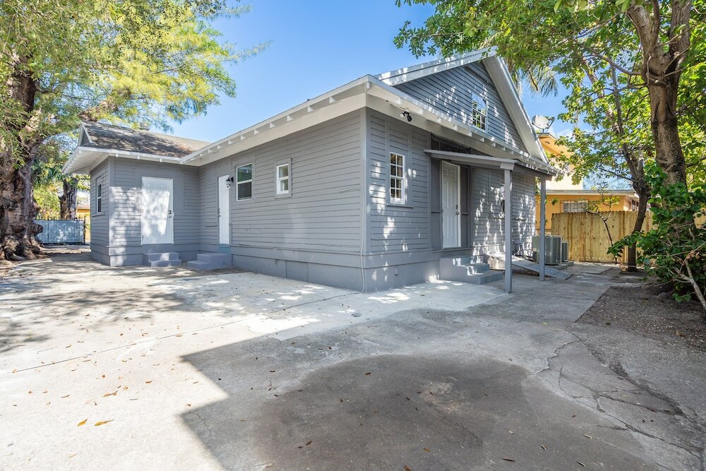 Фото Modern & Cozy 5bd House in Buenavista