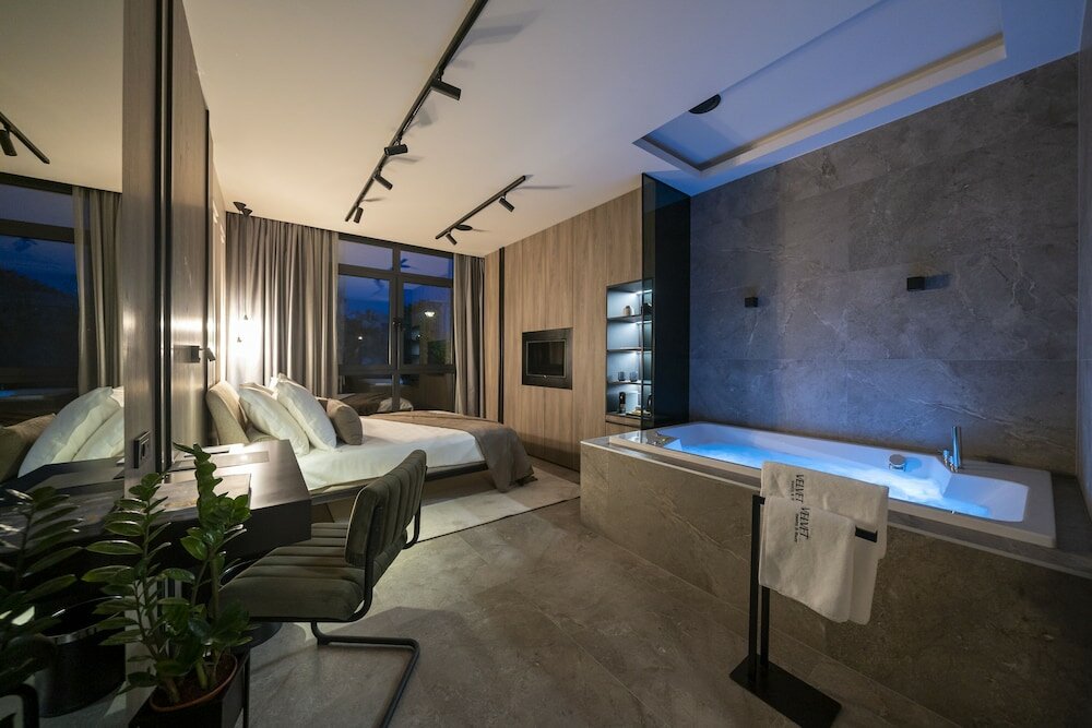 Фото Velvet rooms & more