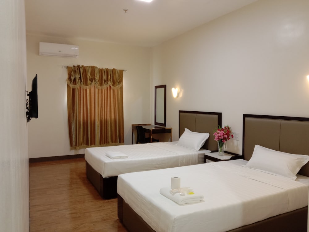 Фото Meaco Royal Hotel- Lucena