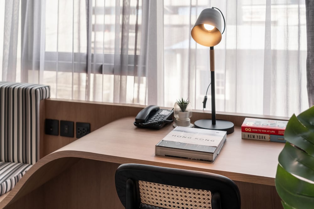 Фото Seekers Finders Rama IV Hotel, SureStay Collection by BW