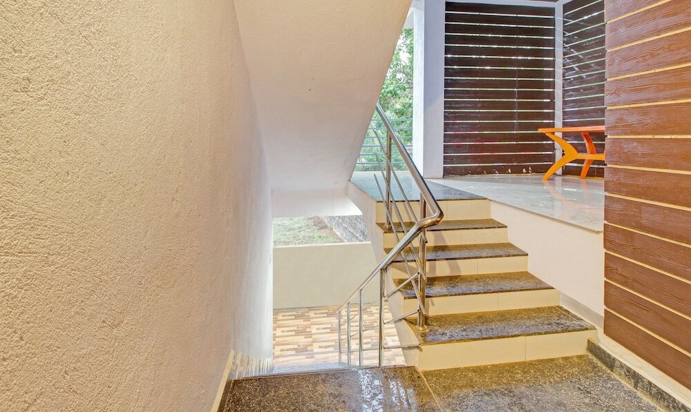 Фото Itsy by Treebo - La Prince Residency