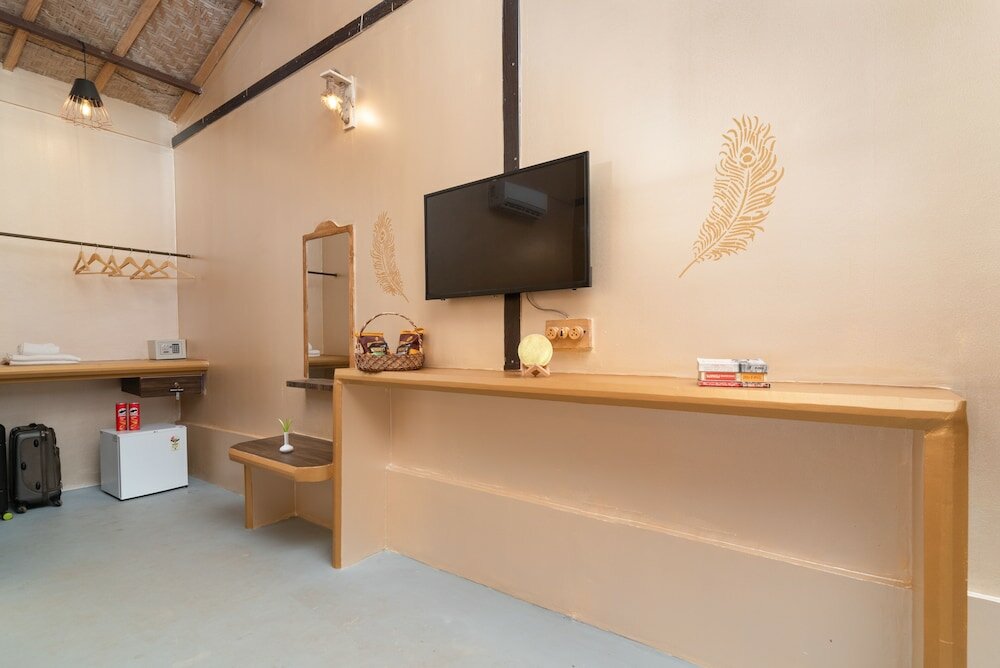 Фото Amadi Beach Front Resort