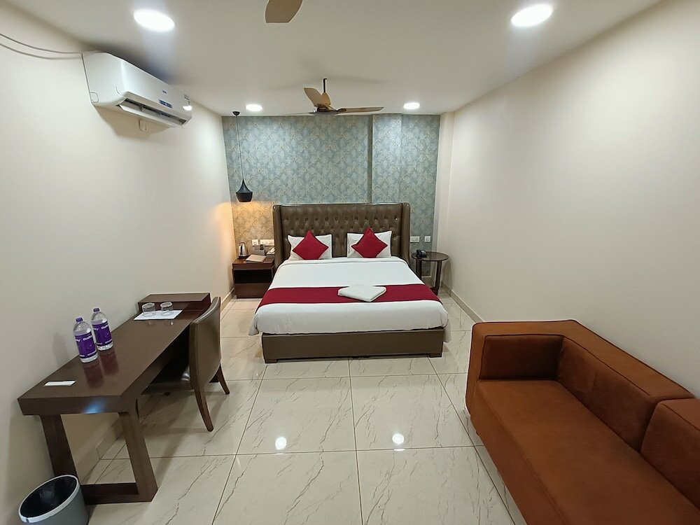 Фото Hotel Akshay Grand