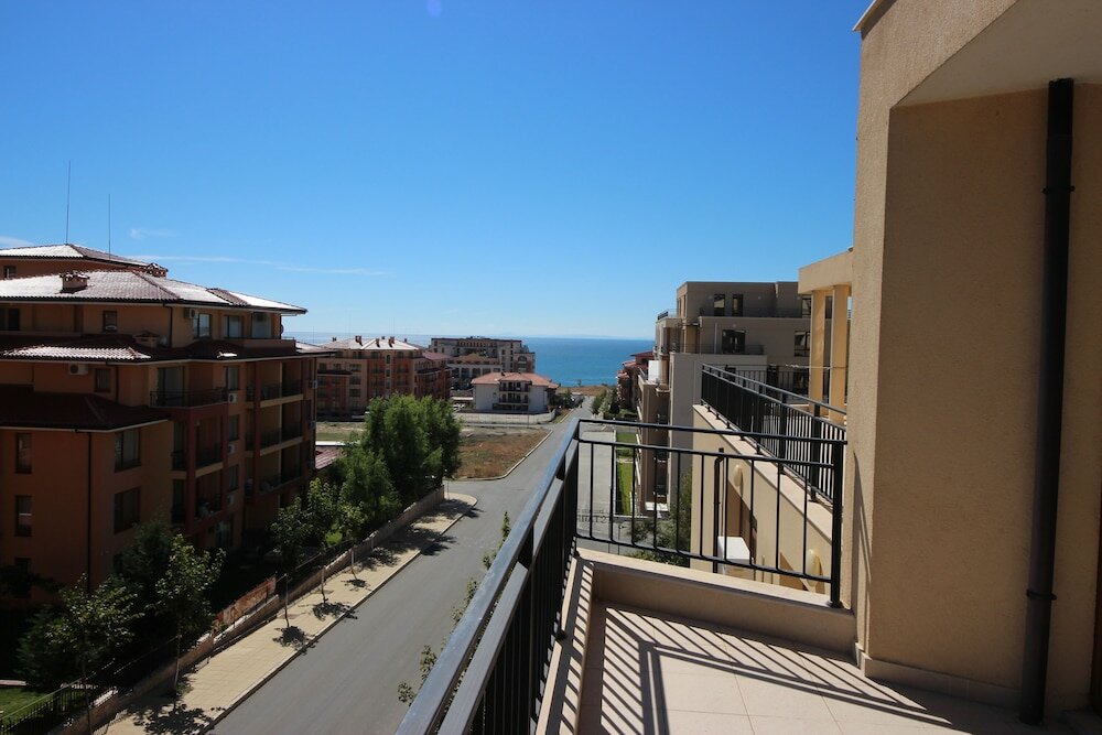 Фото Menada Luxor Apartments