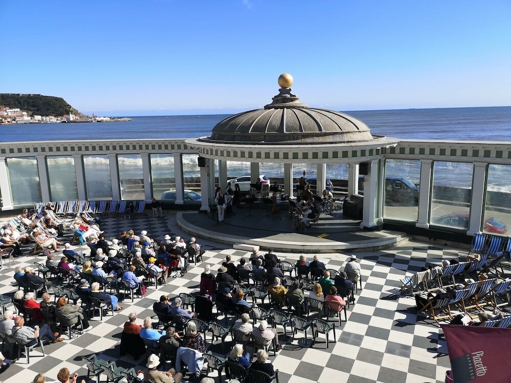 Фото Ainsley Court Guest House