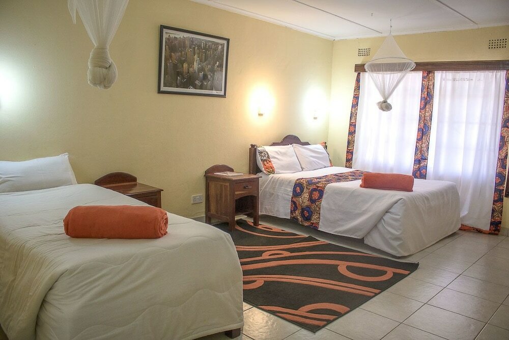 Фото Chanters Lodge, Livingstone