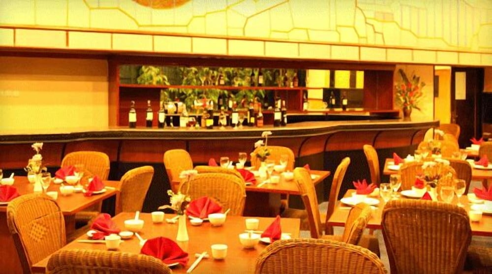 Фото Hotel Oval Surabaya