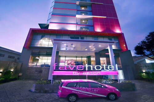 Гостиница Favehotel - Pantai Losari Makassar в Макасаре