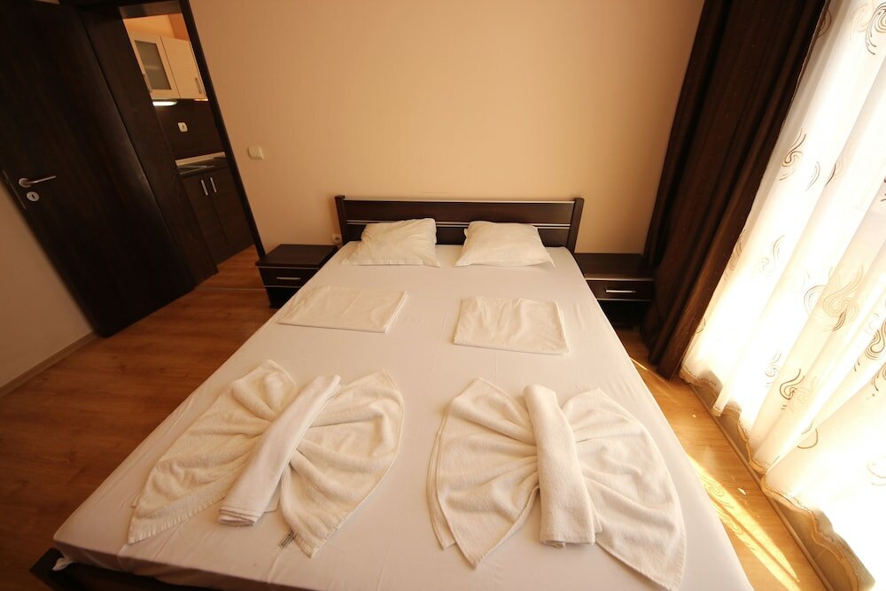 Фото Menada Luxor Apartments