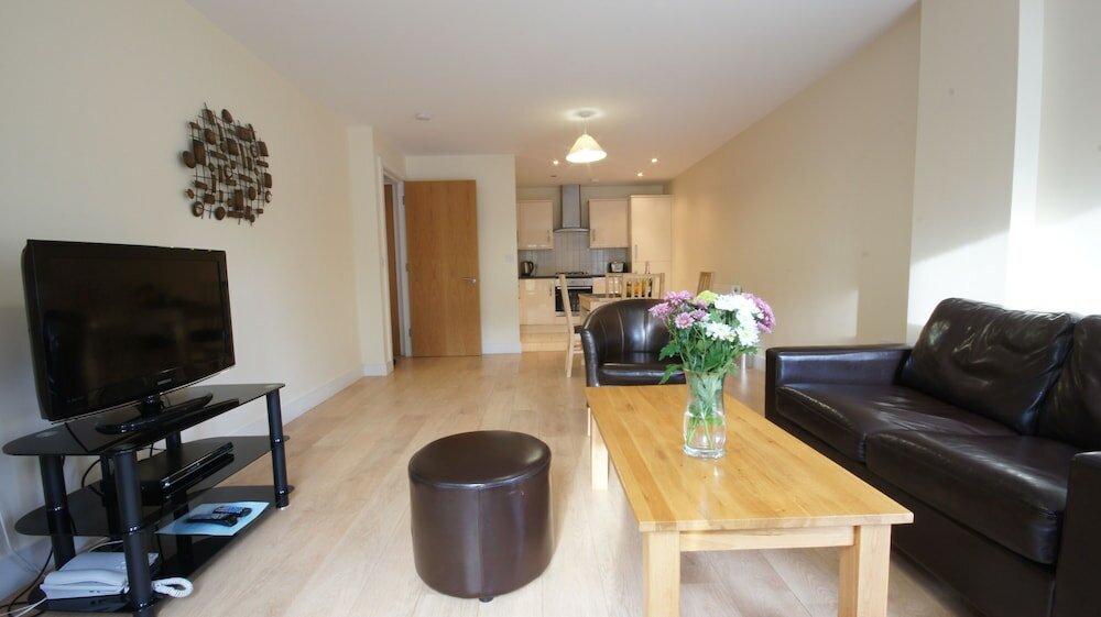 Фото Lodge Drive Apartments