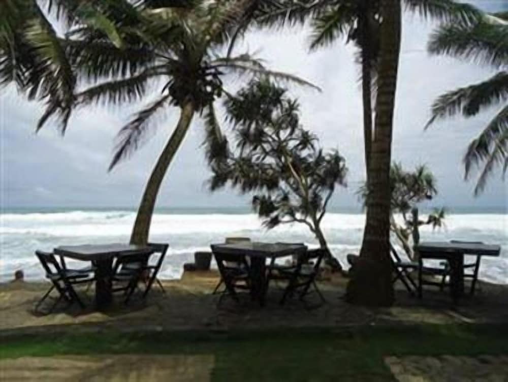 Фото Time N Tide Beach Resort