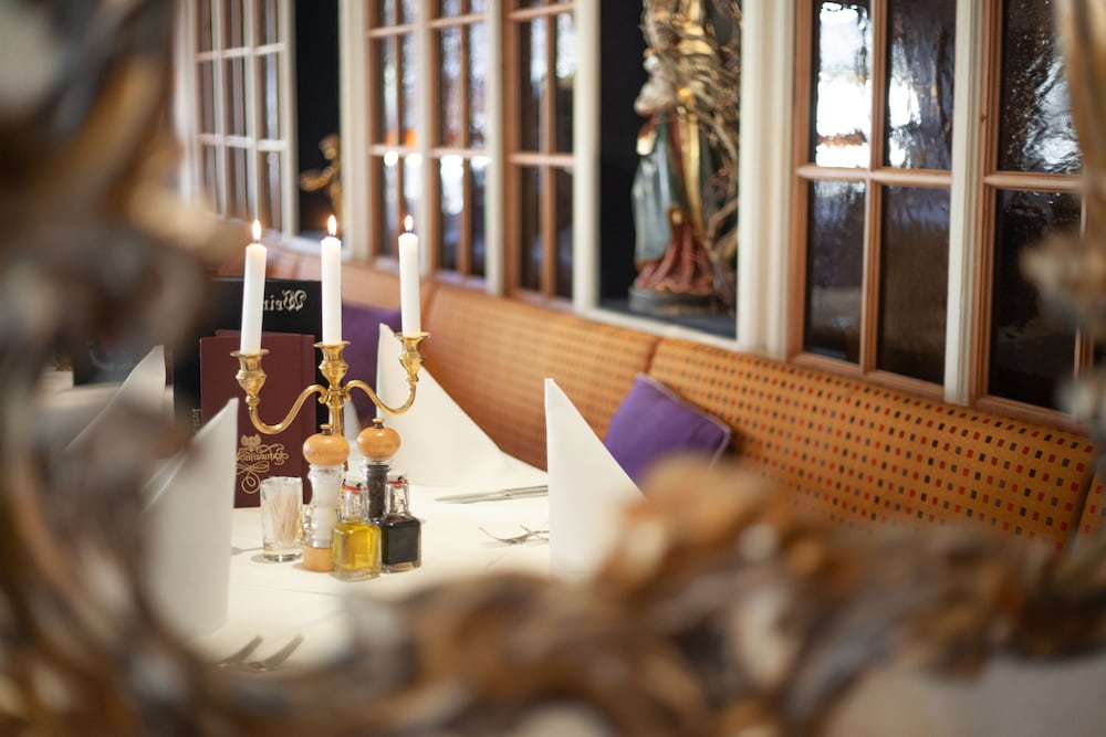 Фото Hotel Schwarzer Adler