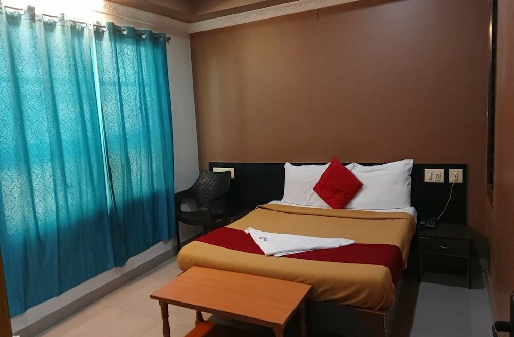 Фото Hotel Nadaradjane Residency