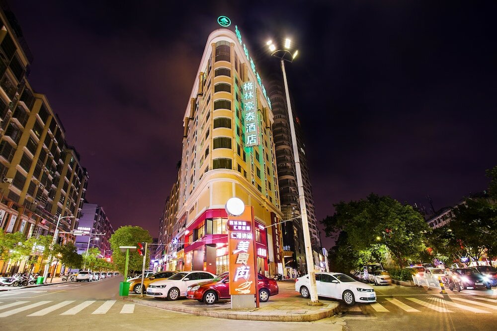 Фото отеля 1