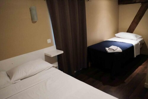 Гостиница Hotel De La Gare в Вильневе-Сене-Жорже