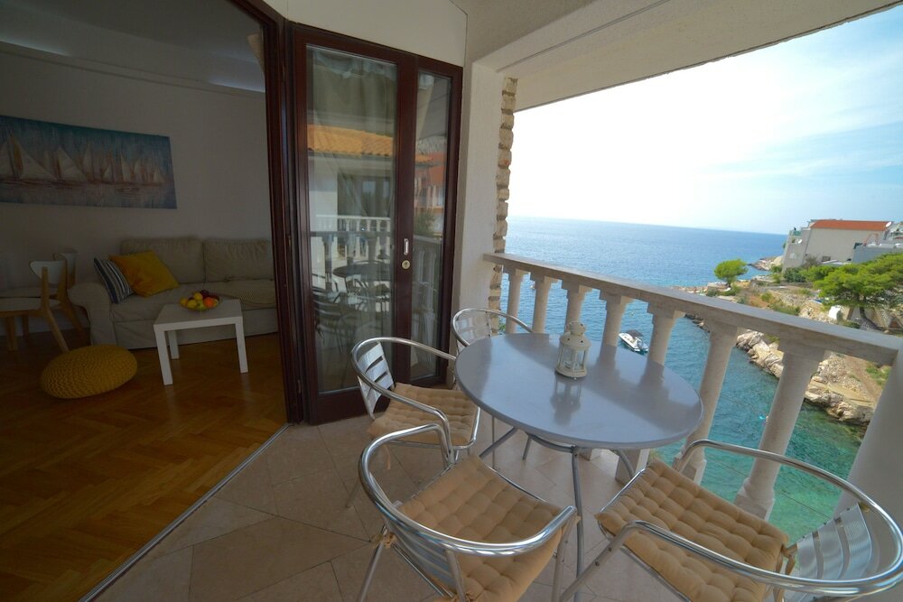 Фото Oasis Premium Primosten