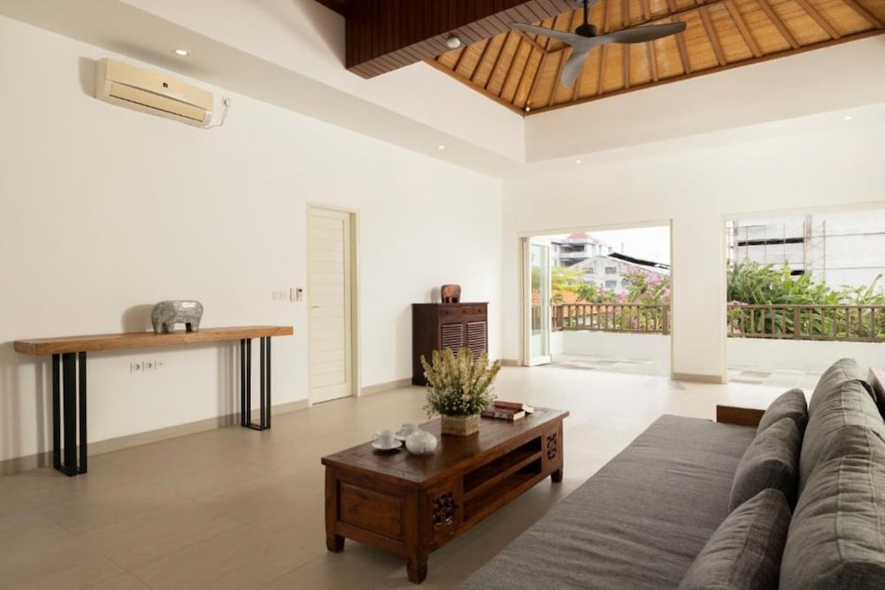 Фото Villa Christie by Nakula