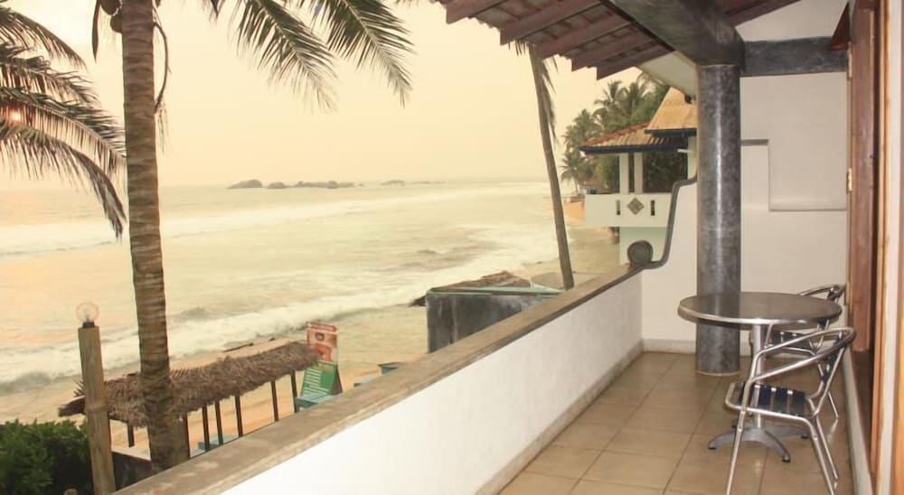 Фото Time N Tide Beach Resort