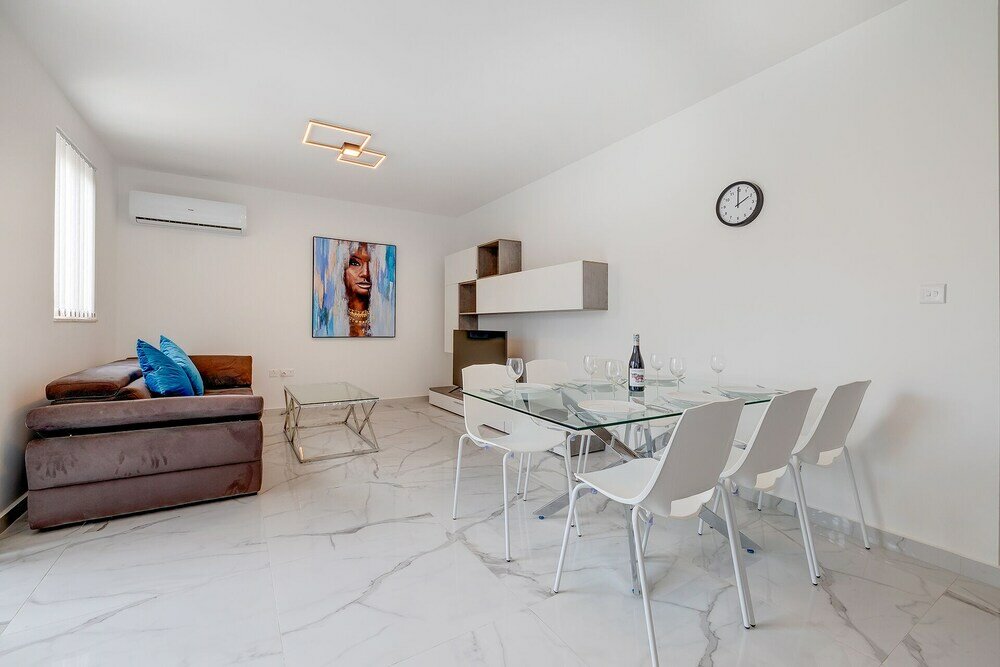 Фото Splendid 2br Apartment in Central St Julian's