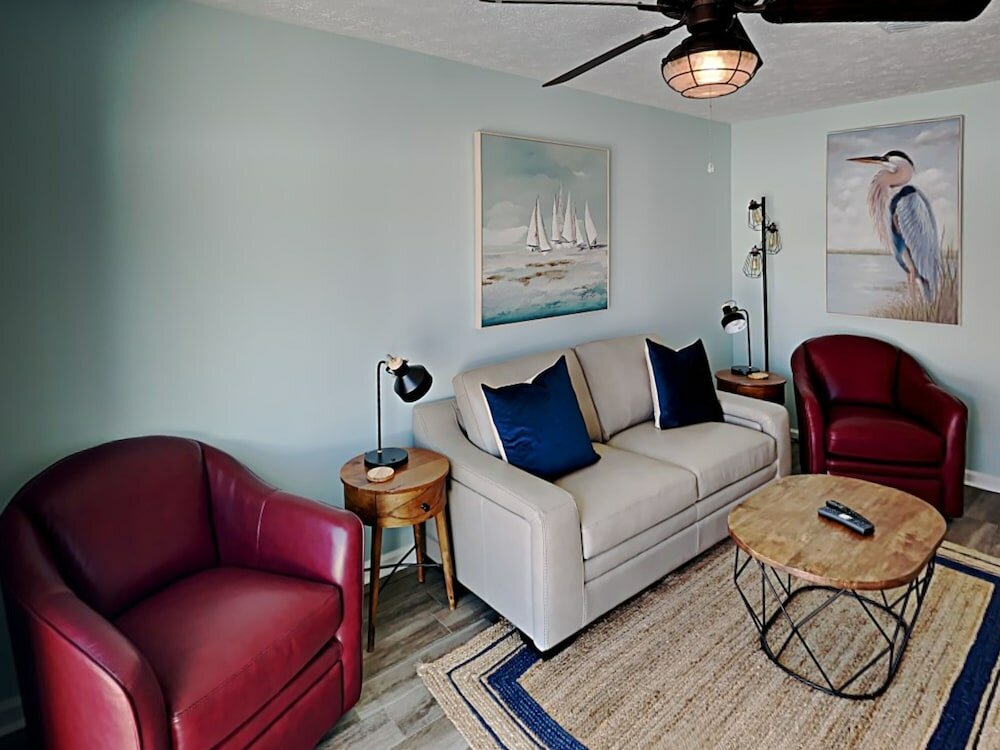 Фото Breezy Blue Cottage