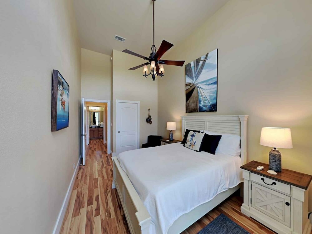 Фото Historic Aragon Executive Apartment