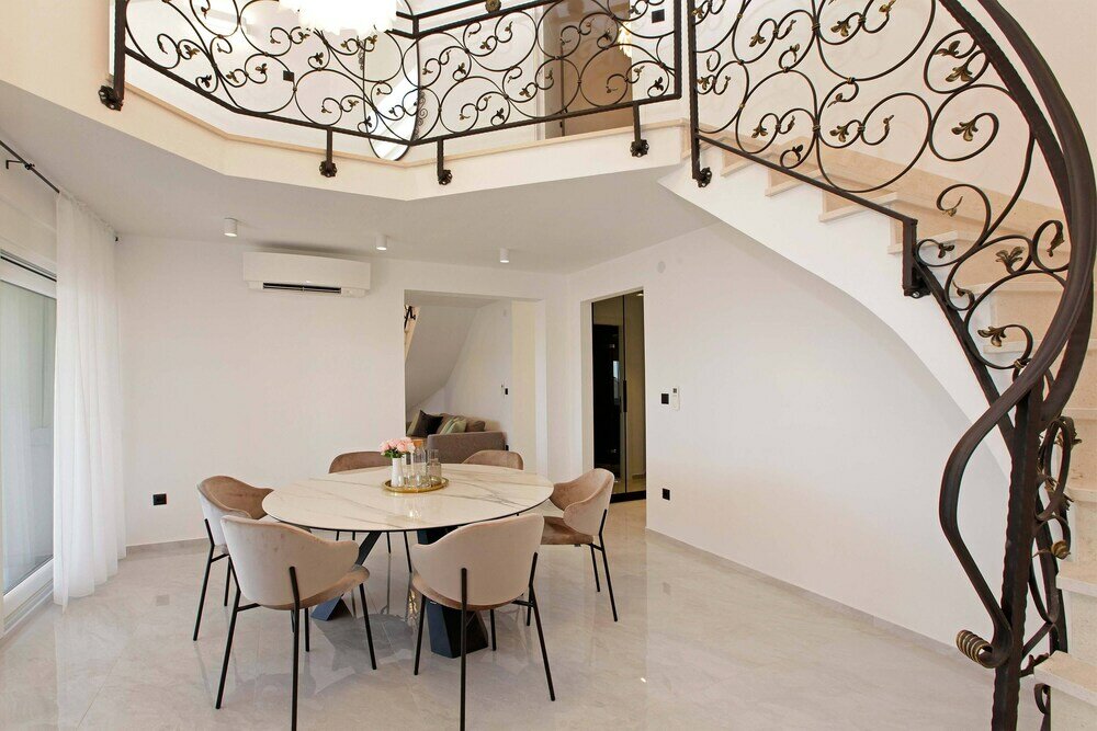 Фото Beachfront villa Senses for 12 in Milna