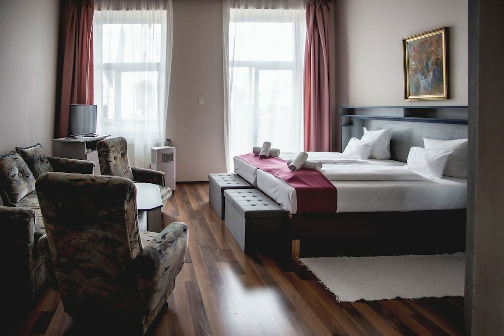 Фото отеля 2