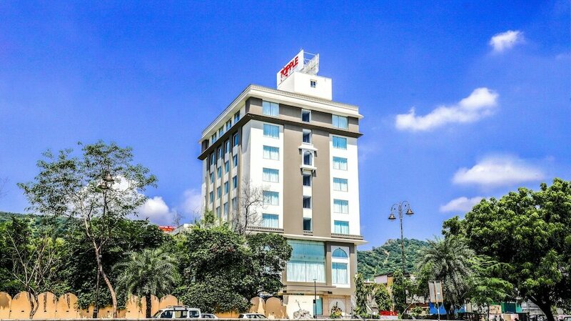 Гостиница 7 Apple Hotel Jal Mahal Jaipur в Джайпуре