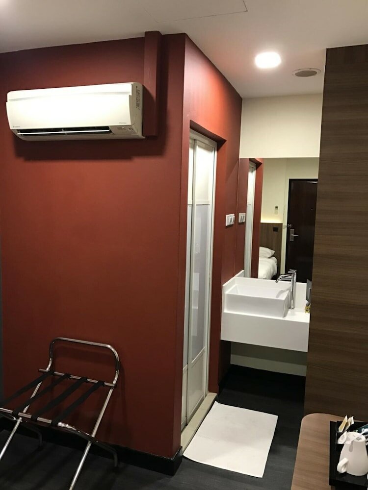 Фото L Hotel @ 51 Desker