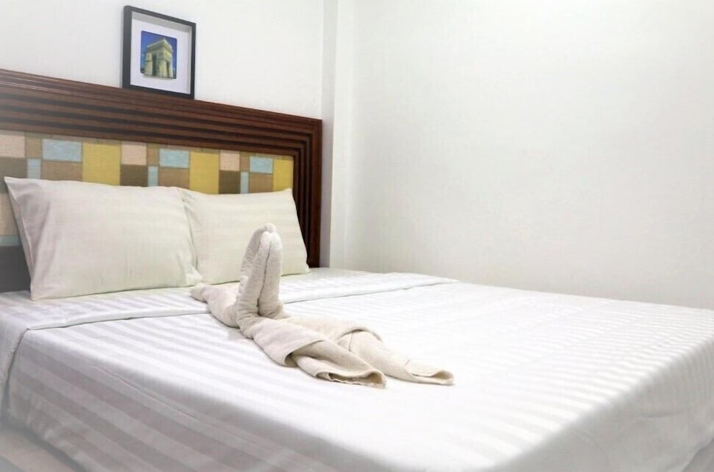 Фото Champion Hotel & Pub