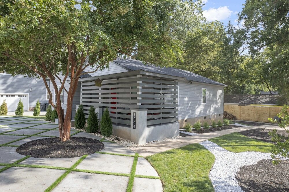 Фото Charlotte Spacious Home