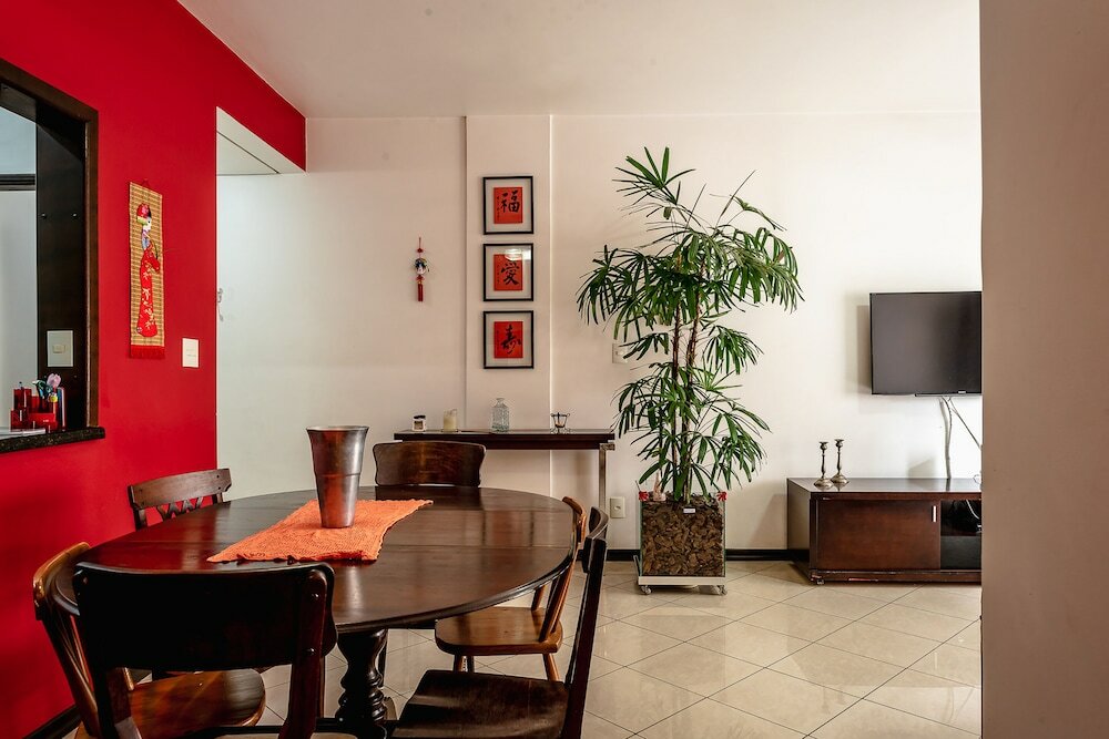 Фото Ape tamanho família com garagem